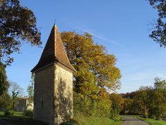 Pigeonnier triangulaire près de Caussens