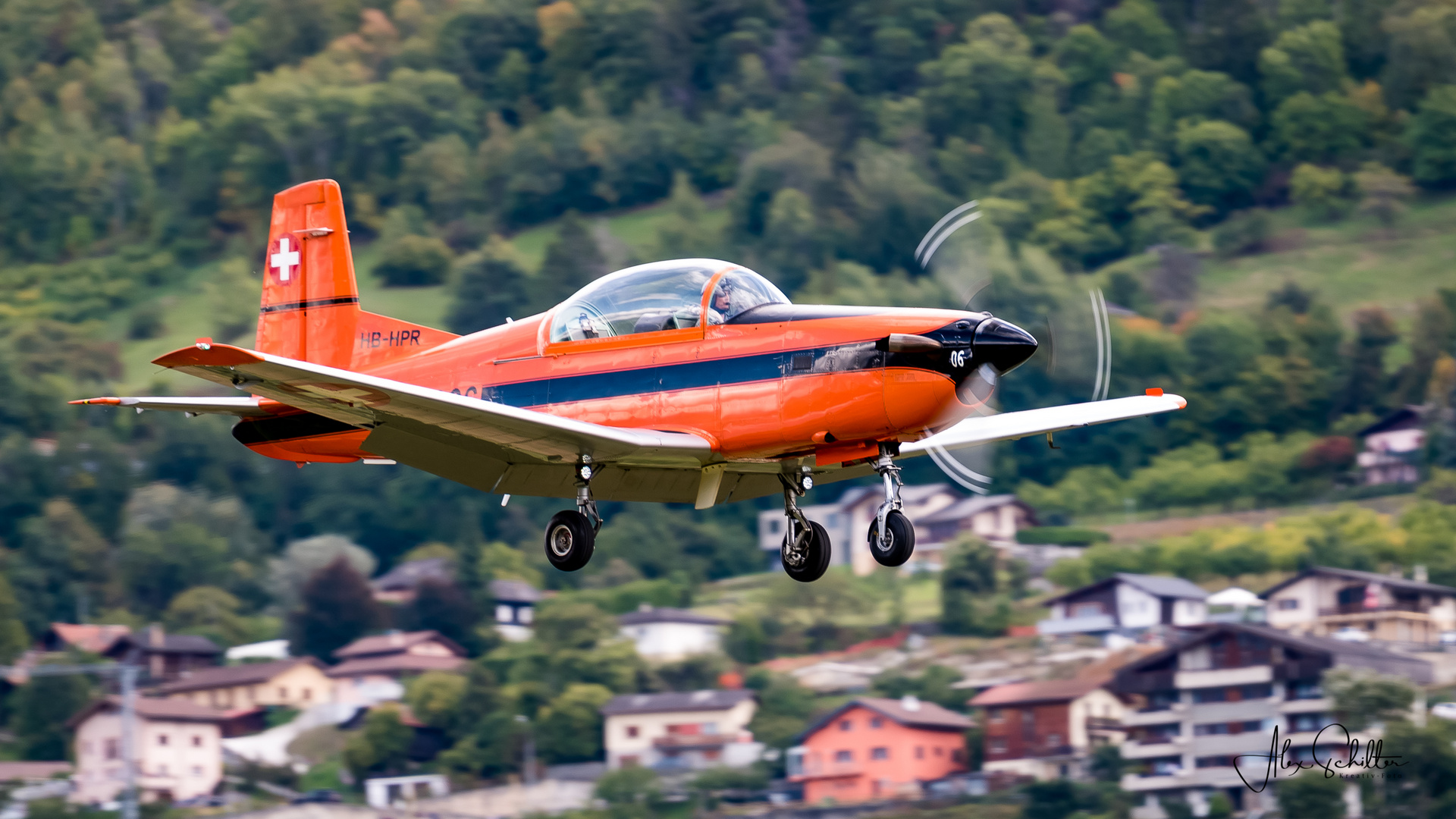 "...Pilatus PC-7 Turboprop-Trainer... Breitling Air Show Sion..."