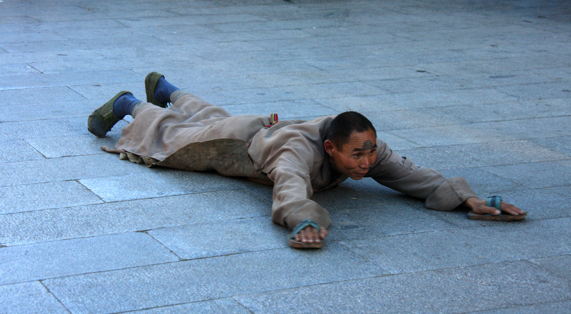 Pilger in Lhasa