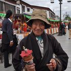 Pilgerin vor dem Jokhang, Lhasa Tibet