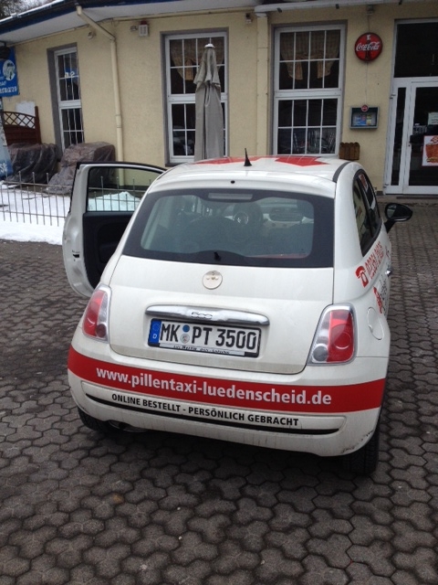 Pillentaxi ohne Pille auf dem Weg in die Waschstrasse.