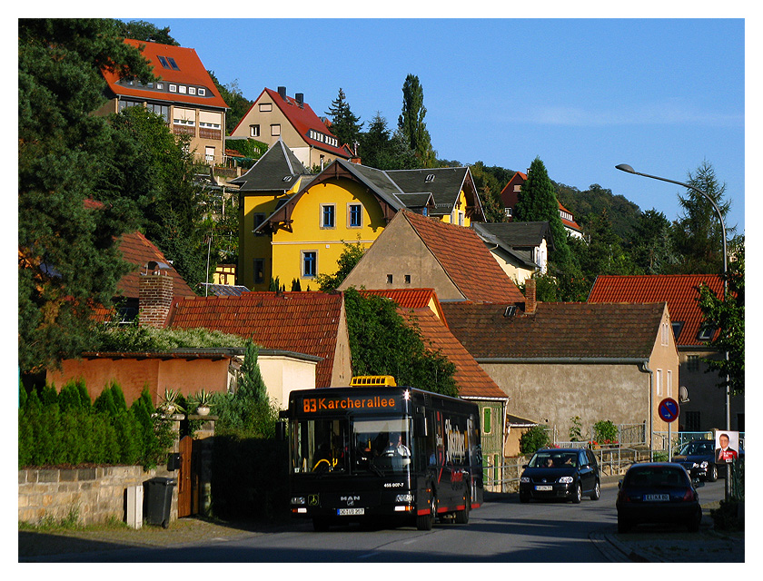 Pillnitzer Landstraße mit schwarzer Kraft