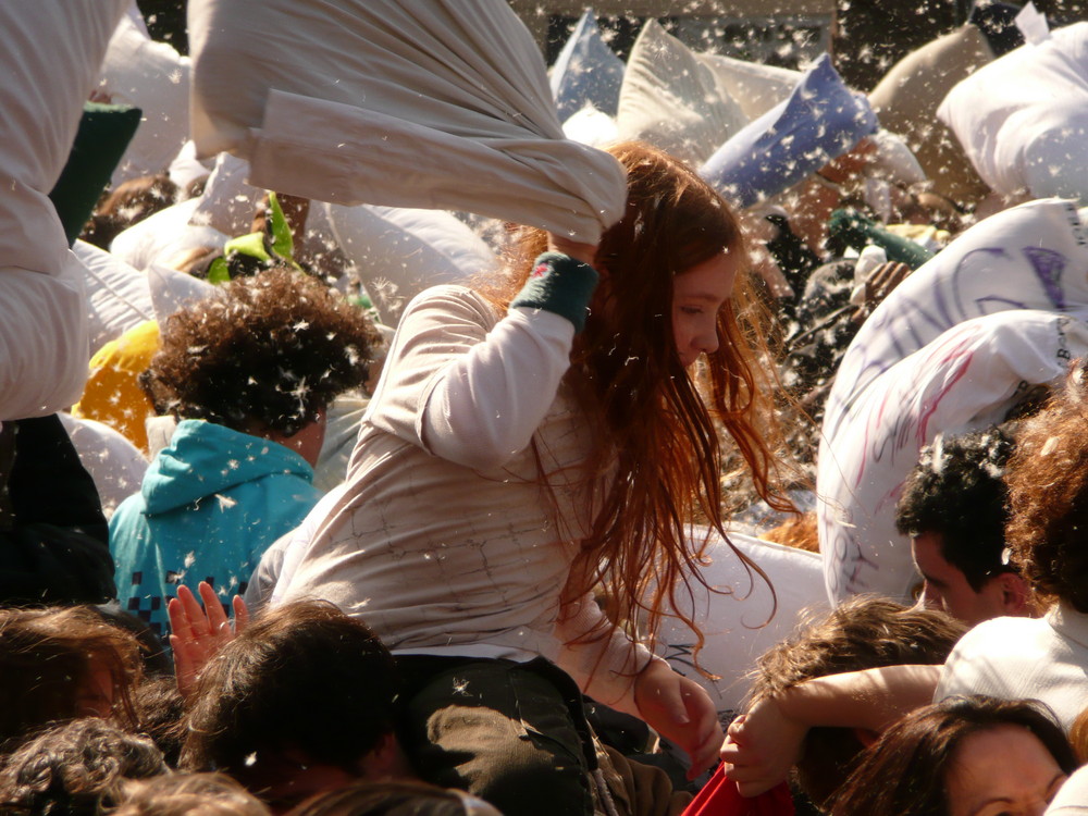 Pillow Fight NYC (II)