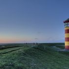 Pilsumer Leuchtturm in der Dämmerung