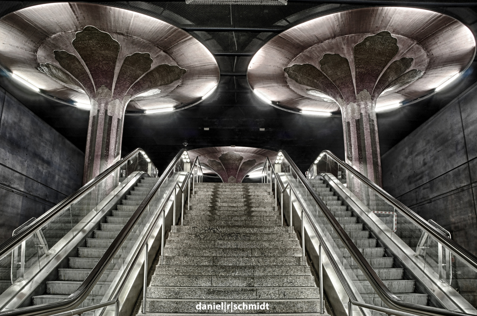 "Pilze?" - U-Bahn-Station Frankfurt-Westend