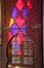 P_IMG_0044_v2_w10_Tuer_Licht_Palast_nbvdez24 +Foto