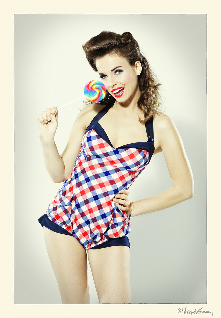 Pin Up mit Lolli .... ;o)