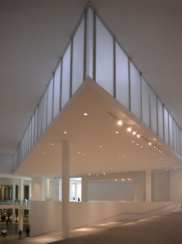 Pinakothek der Moderne - große Treppe