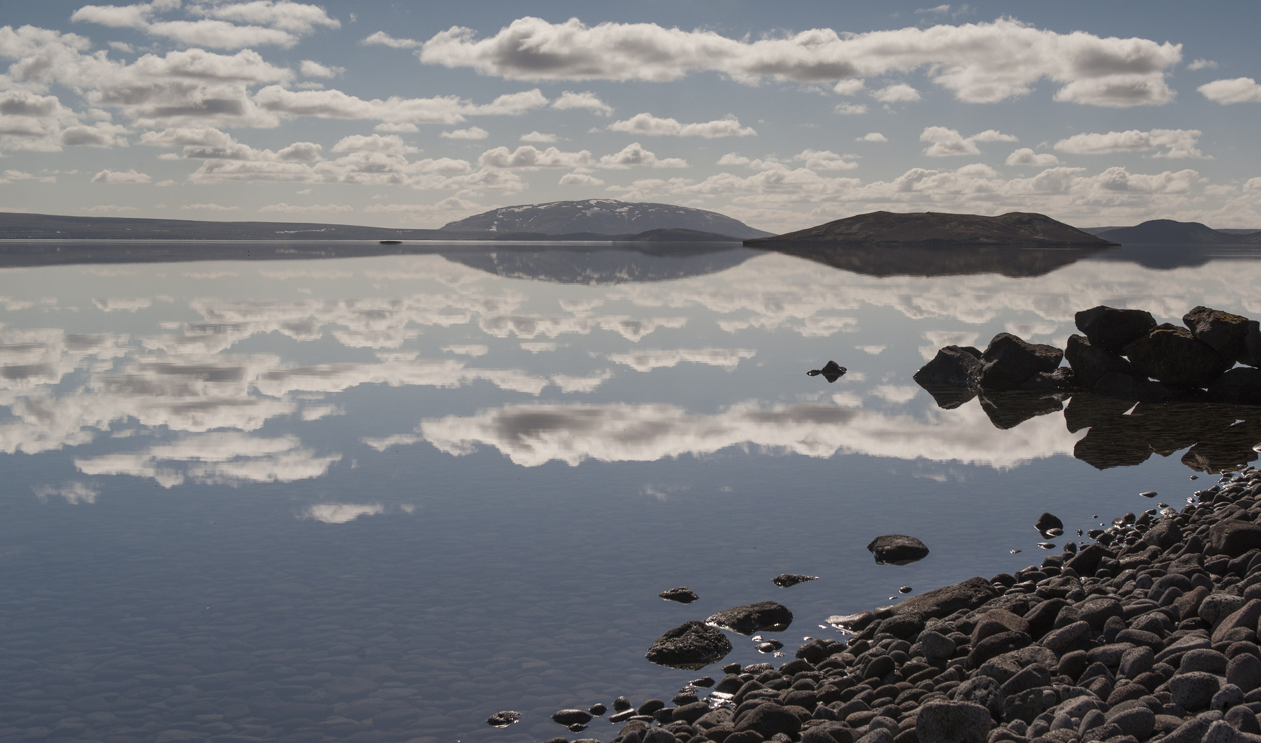 Pingvallavatn früh morgens