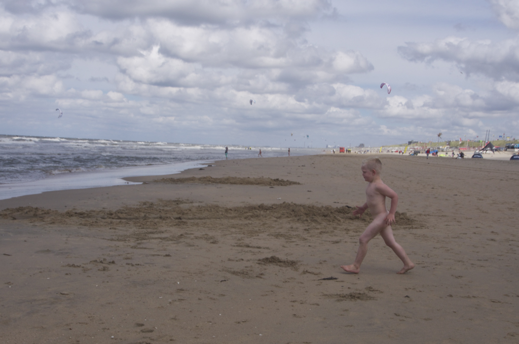 Pink Boy Heads to North Sea and Left a Man