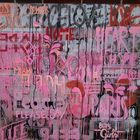 Pink-Grafffiti auf Glas