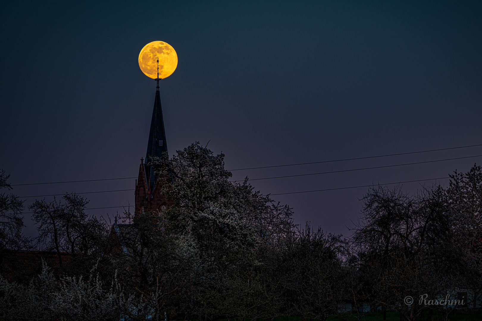 PINK-MOON am SPIESS