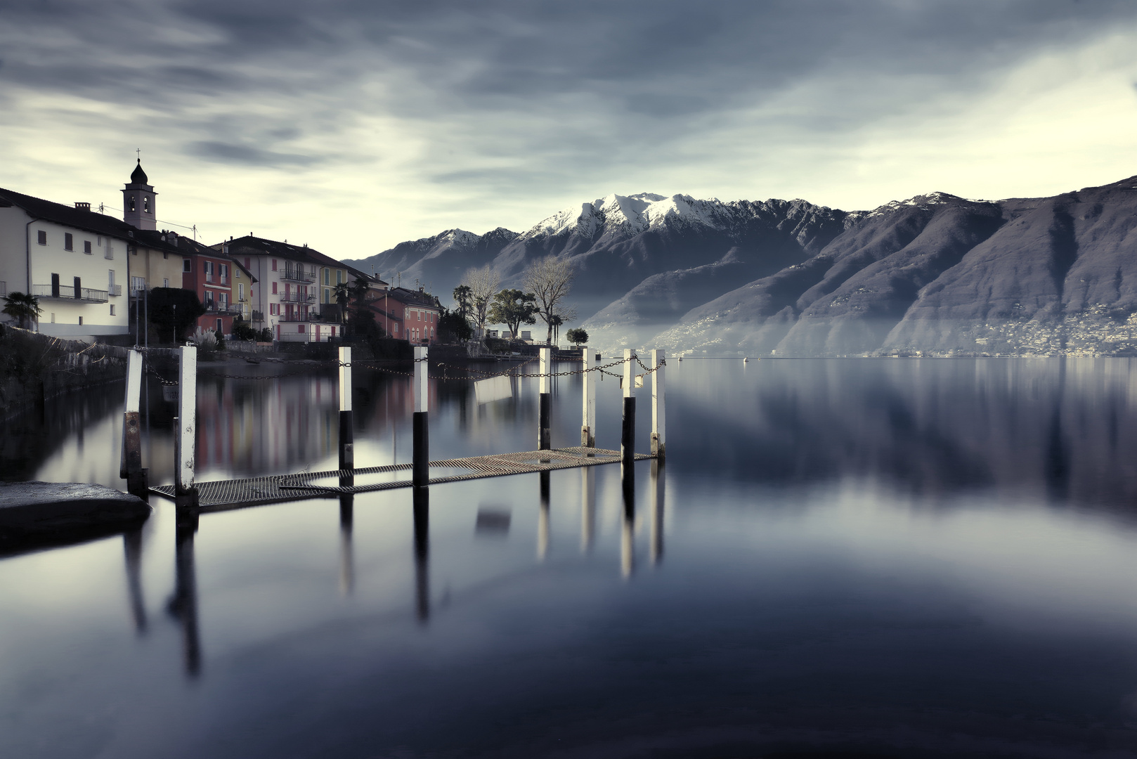 Pino sulla Sponda del Lago Maggiore