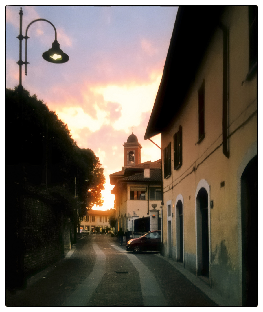 Pioltello centro storico al tramonto