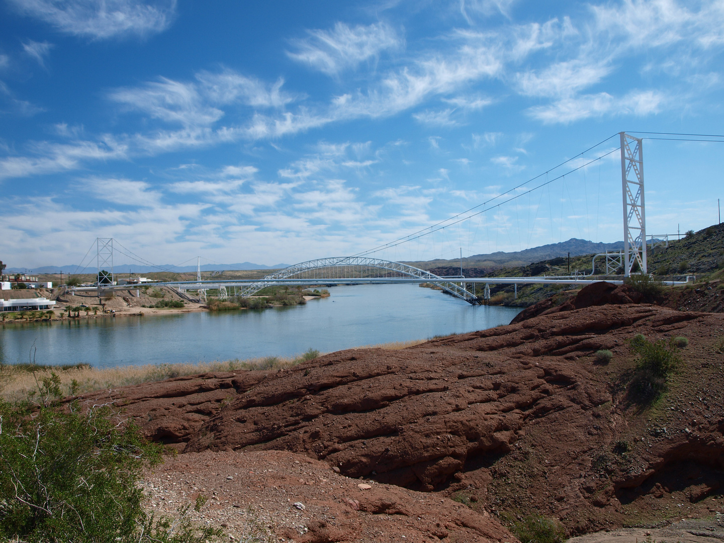 Pipeline-Bridge über den Colorado River