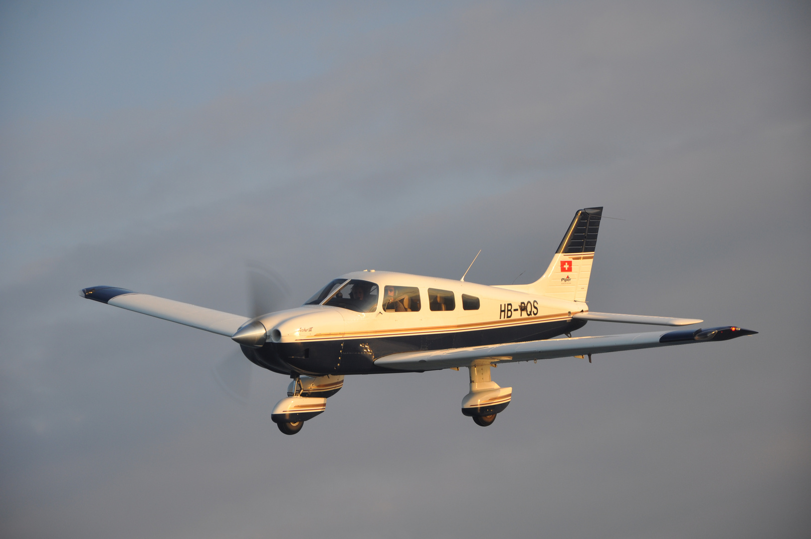 Piper Archer III HB-PQS Air to AIr