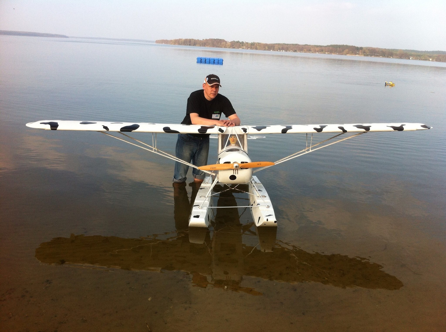 Piper mit Schwimmern.