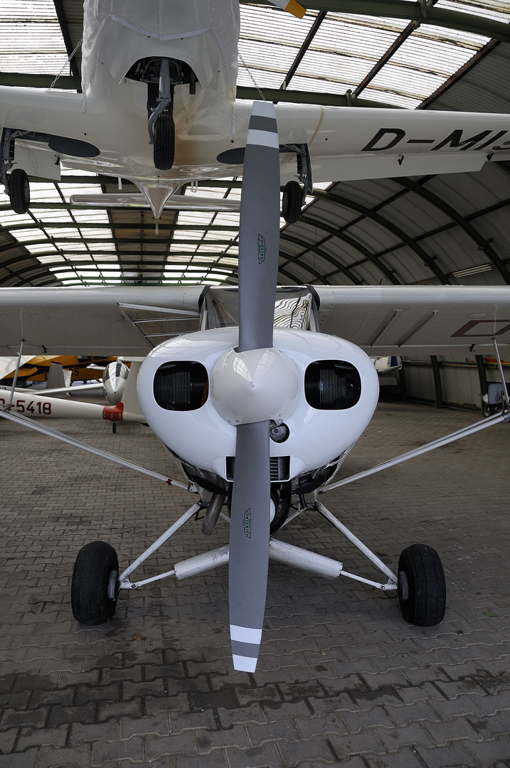 Piper PA 18 Frontansicht