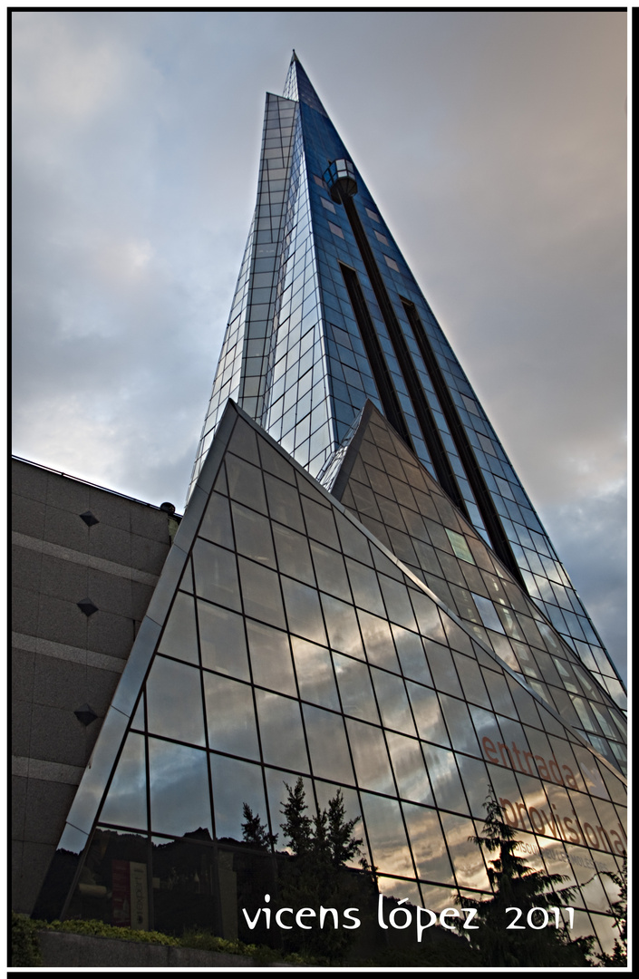 PIRAMIDE CALDEA (ANDORRA