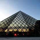 Piramide del Louvre