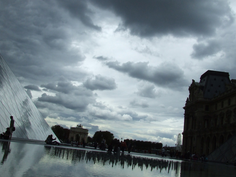 Piramide Louvre