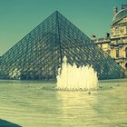 Piramide. Museo Louvre.