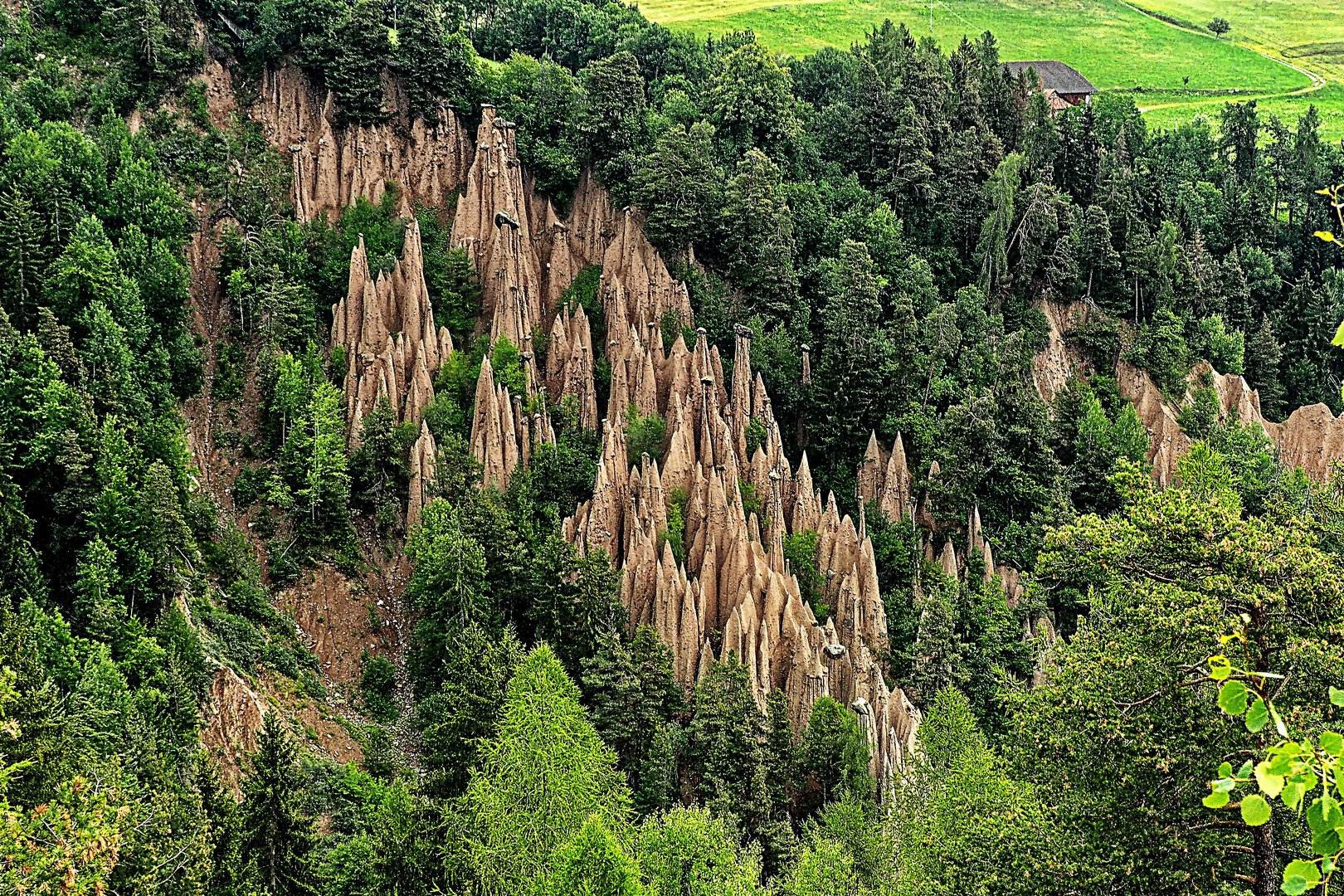 piramidi di terra