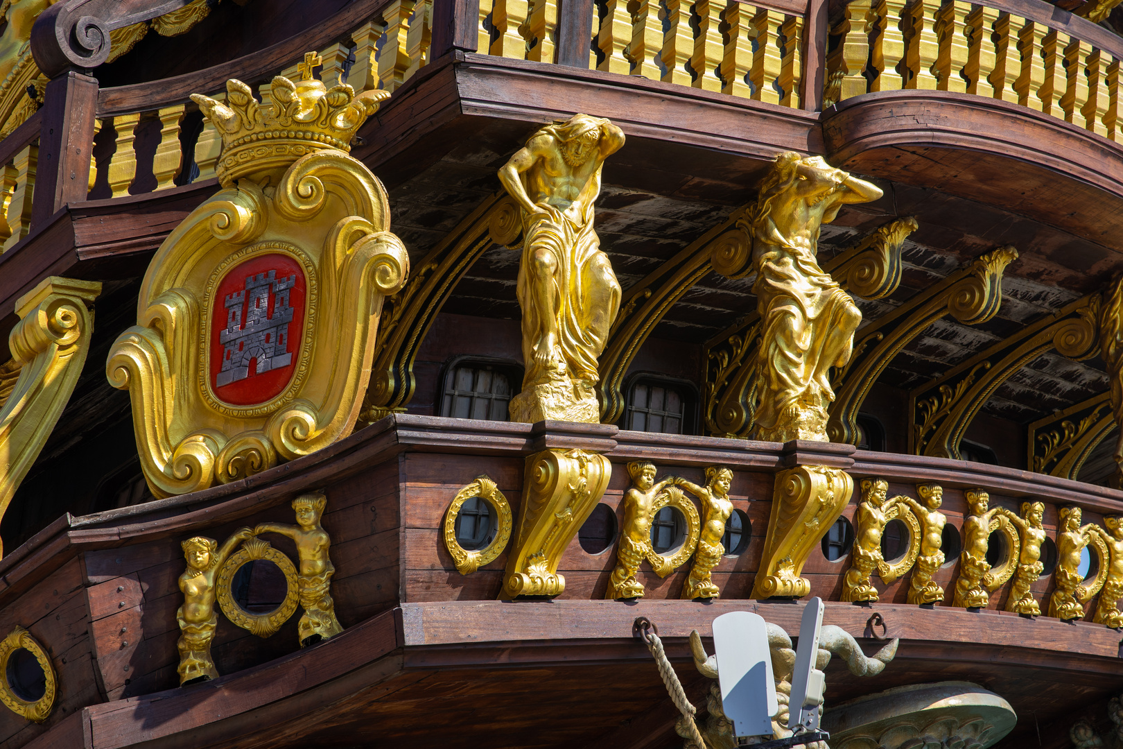 Piratenschiff im Hafen von Genua