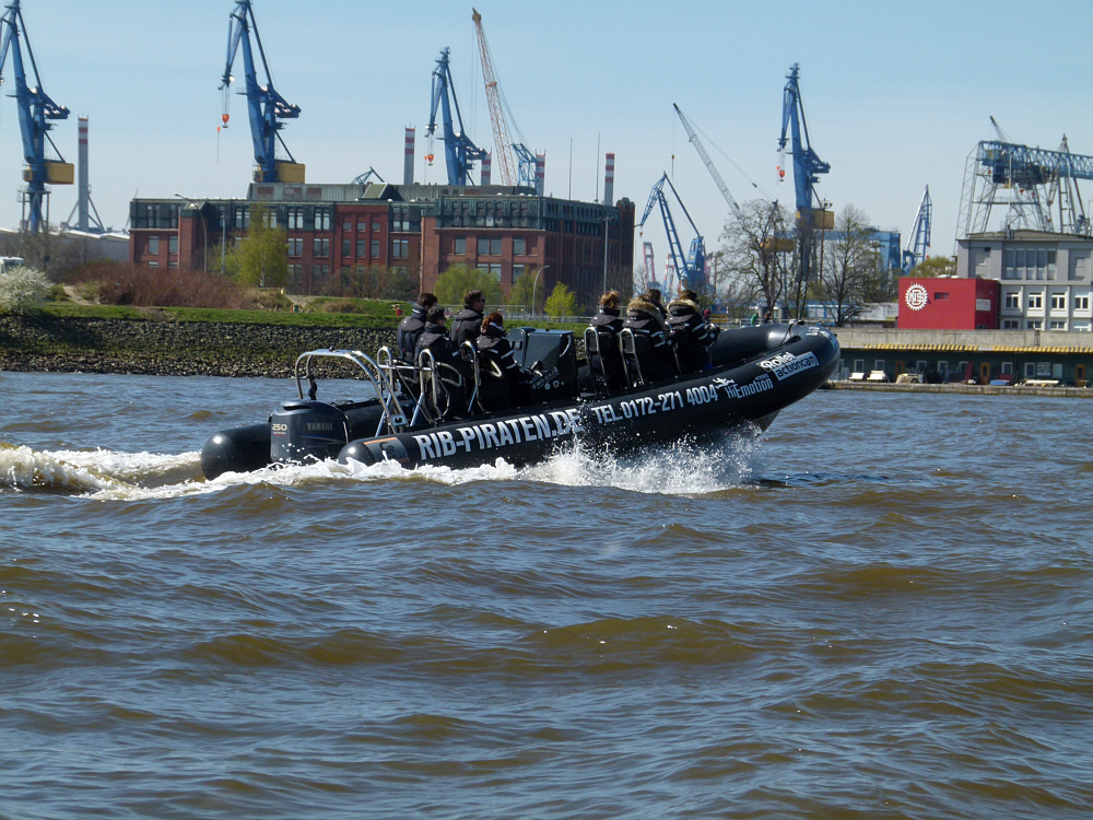 Piraterie in Hamburg?Und dann noch mit Tel-Nr.?