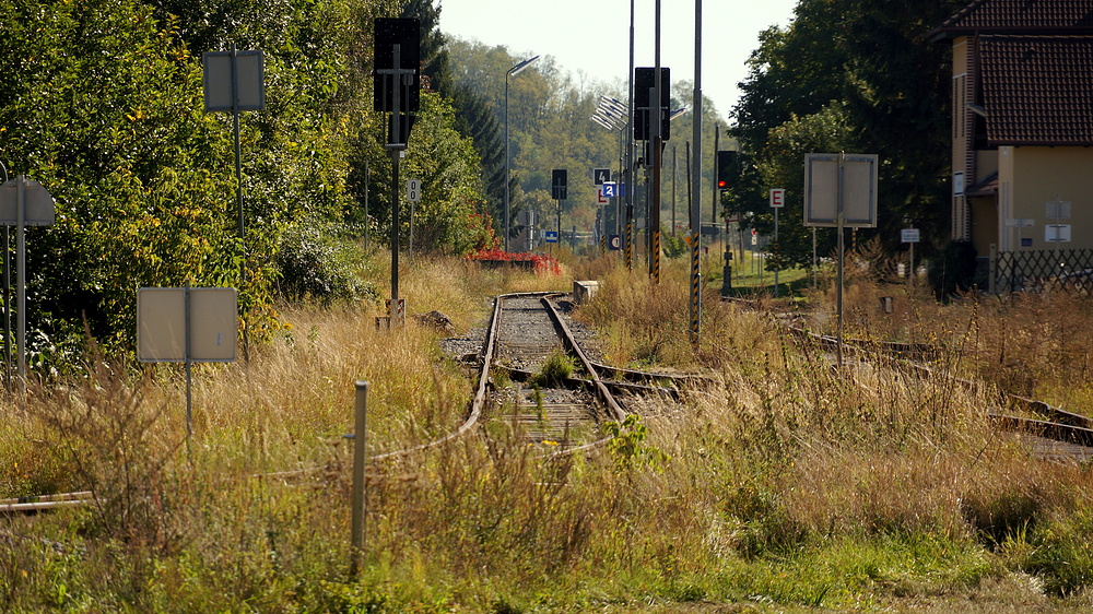 . . Pirawarth Hauptbahnhof . .