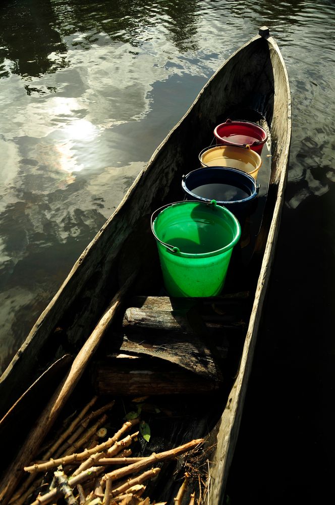 pirogue..d'eau potable (ambatovy)