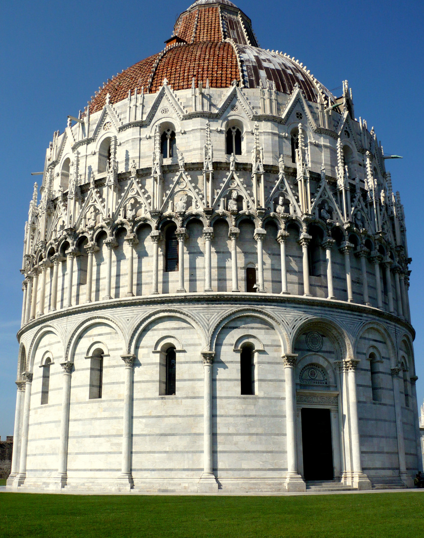 PISA - das BAPTISTERIUM -