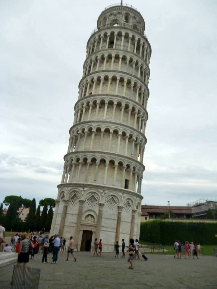 Pisa la torre che bella e maestosa