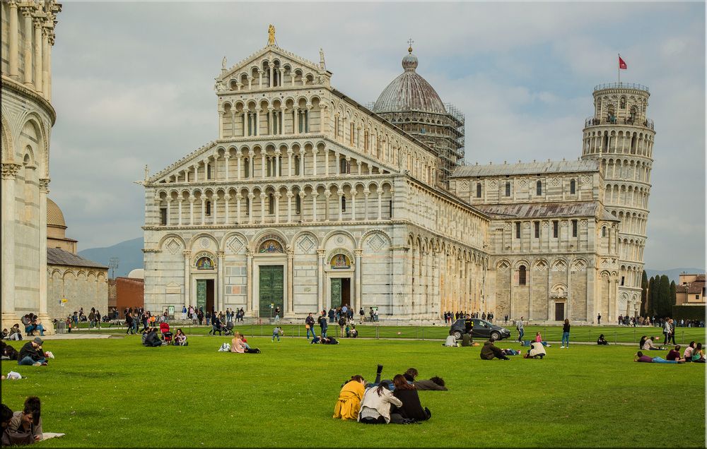 PISA UND SEIN SCHIEFER TURM