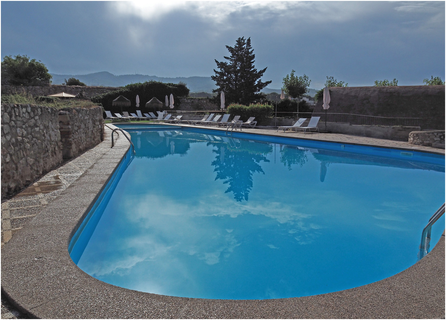 Piscine de l’Hotel Parador   --  Tortosa