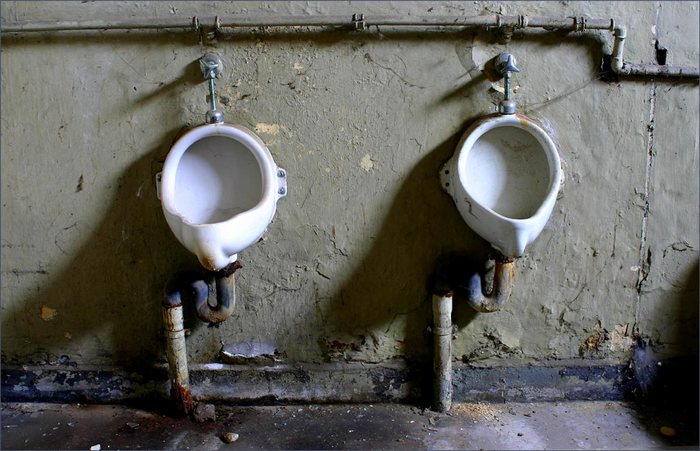 pissoir....