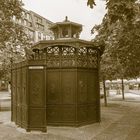 Pissoir in Berlin Gendarmenmarkt