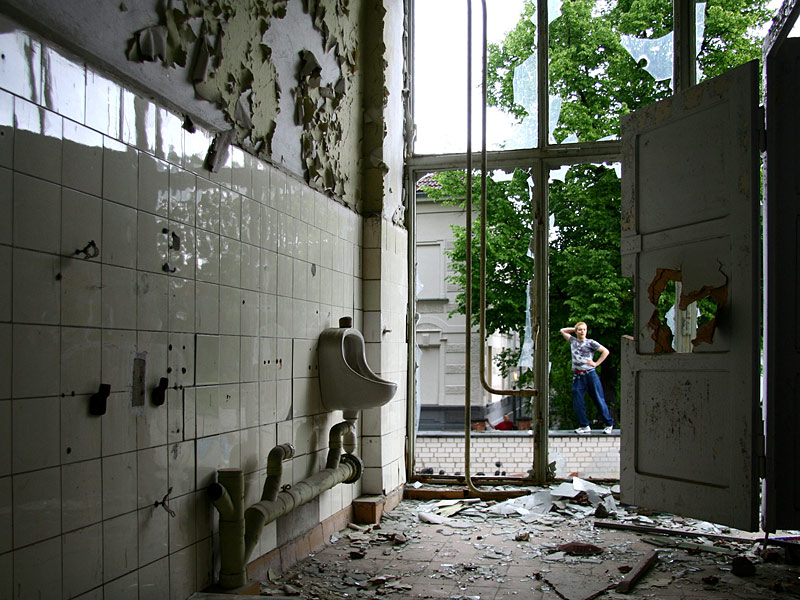 Pissoir und Model...