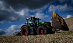 Pistenbully mal ohne Schnee