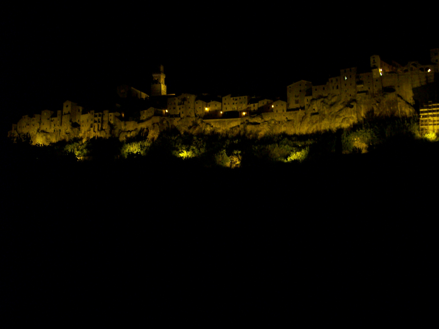 pitigliano by night