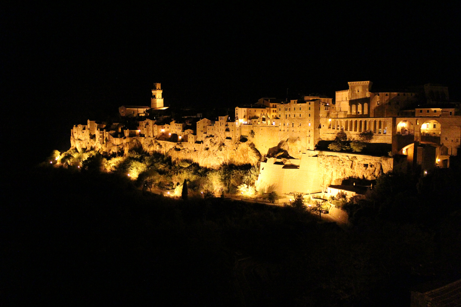 pitigliano di notte