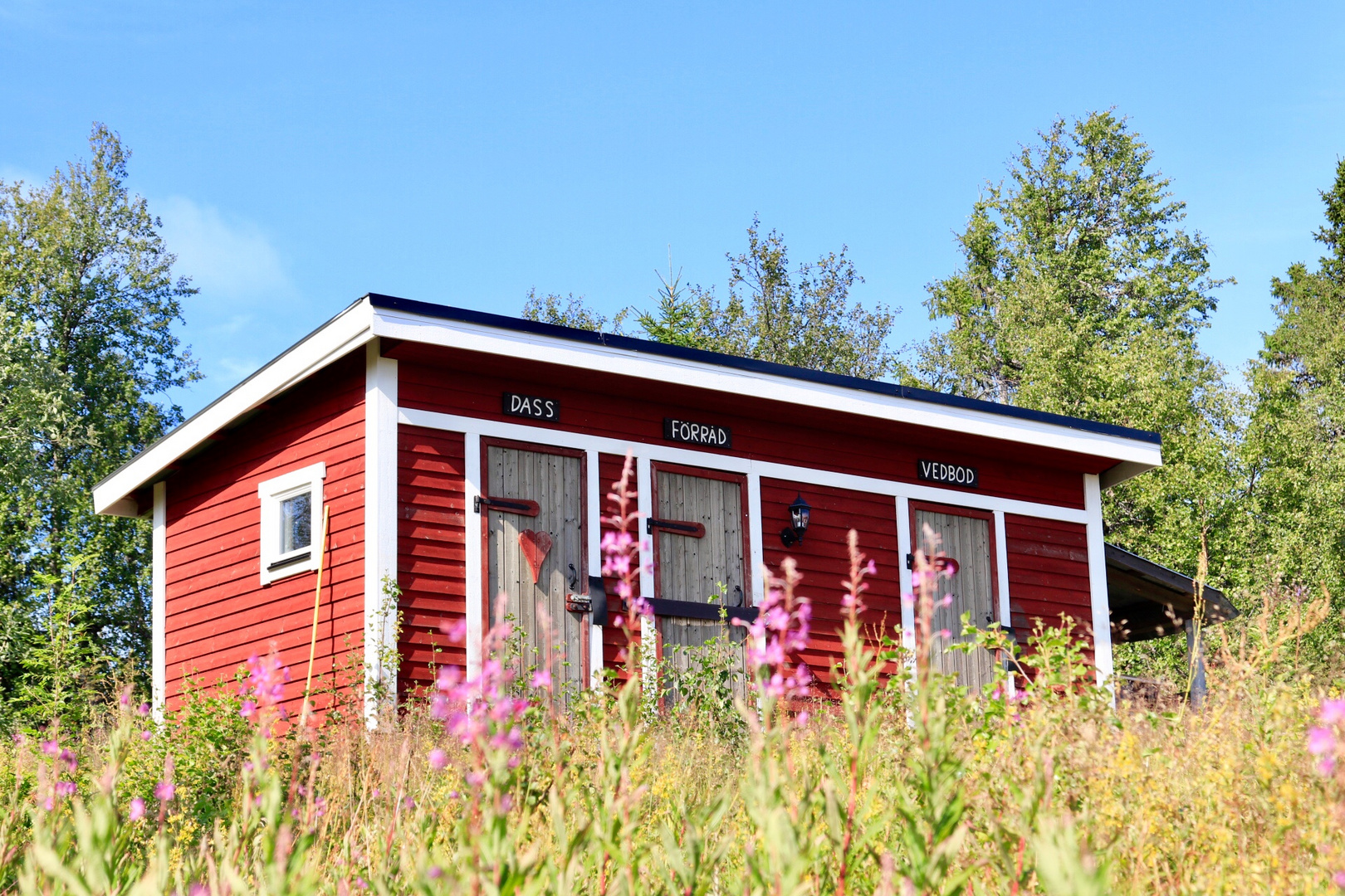 Pitoreske Gartenhütte in herrlicher Landschaft.