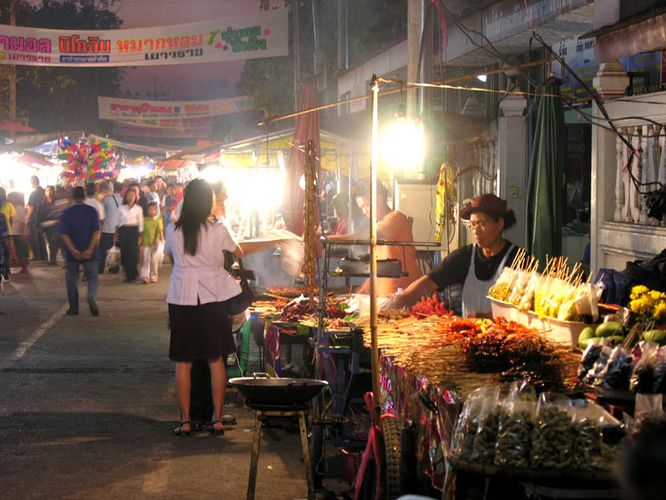 Pitsanulok, ein Nachtmarkt