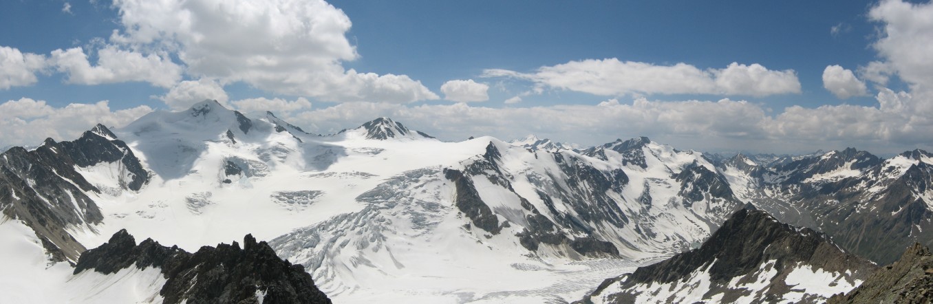 Pitztaler Gletscher mit der Wildspitze