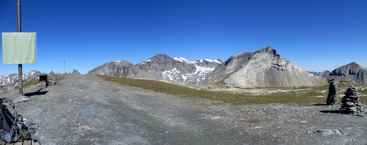 Piz Segnes (3098 m) und Piz Dolf (3028 m)