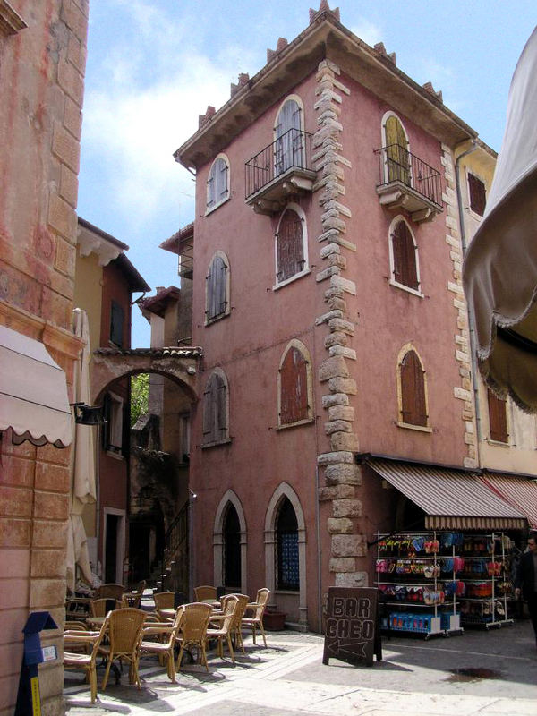 Pizzeria in Torri del Banaco