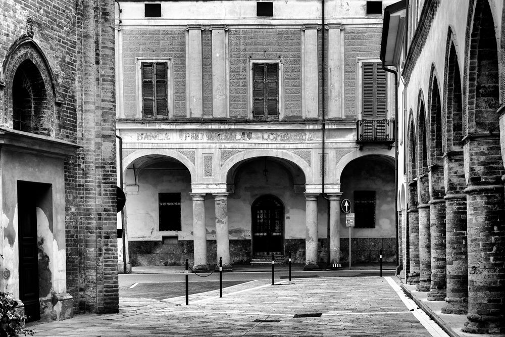 Pizzighettone, Via Garibaldi, portici