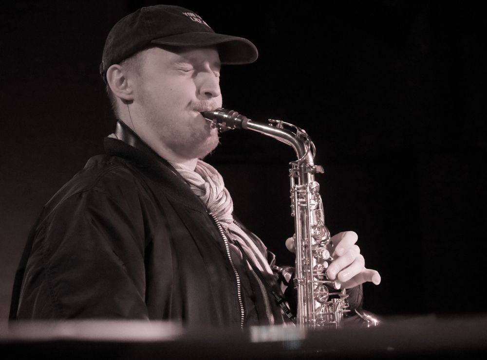 P_jazz sax cr6-7955_v4_SW_warm_w10_col_sax_KaiWeitprecht