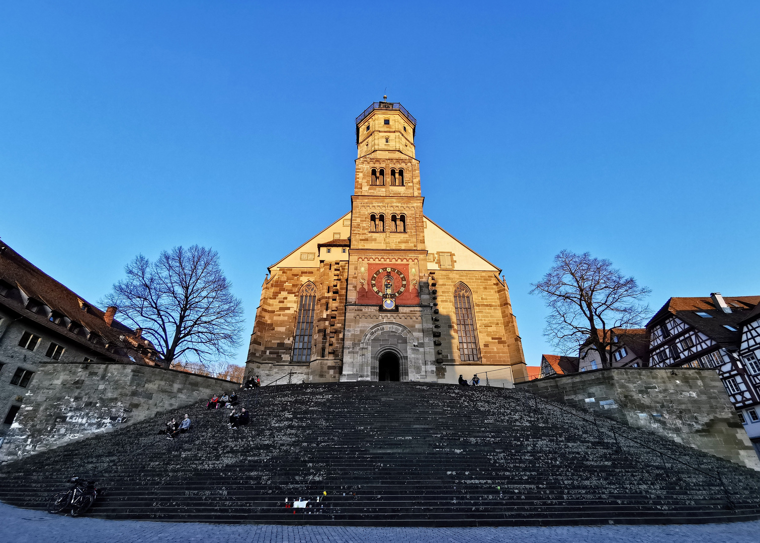 P_Kirche_Treppe p30-05-col