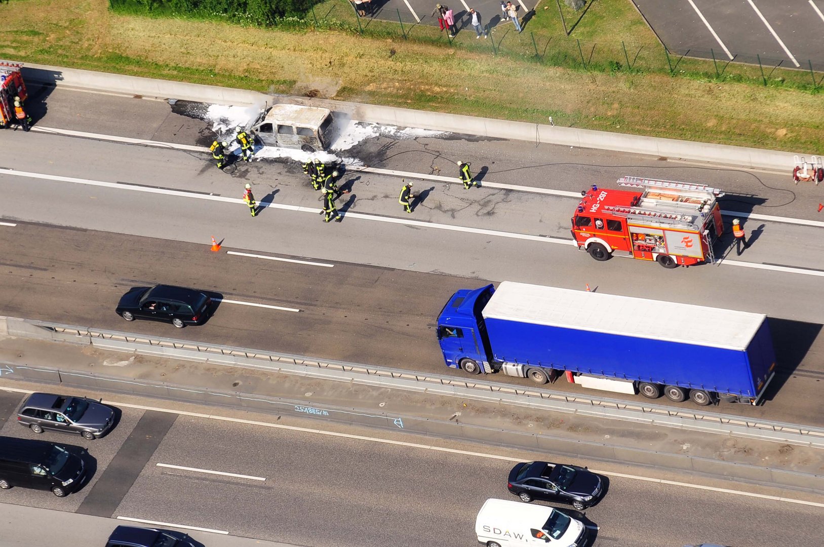 PKW Brand auf der A5 am Rasthof Taunusblick ( I )